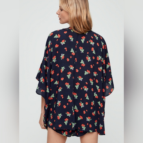 Aritzia Sunday Best kimono - Picture 2 of 10